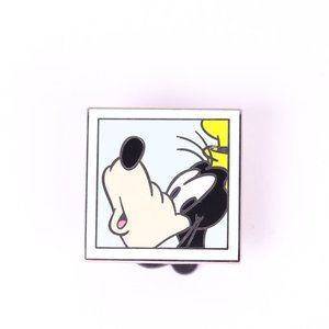 Goofy Character Selfie Disney Pin